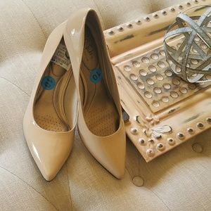 Lifestride Nude heels